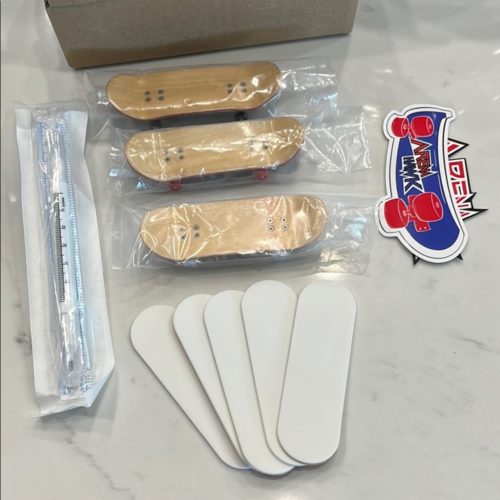 Mini Finger Skateboard Set with Accessories